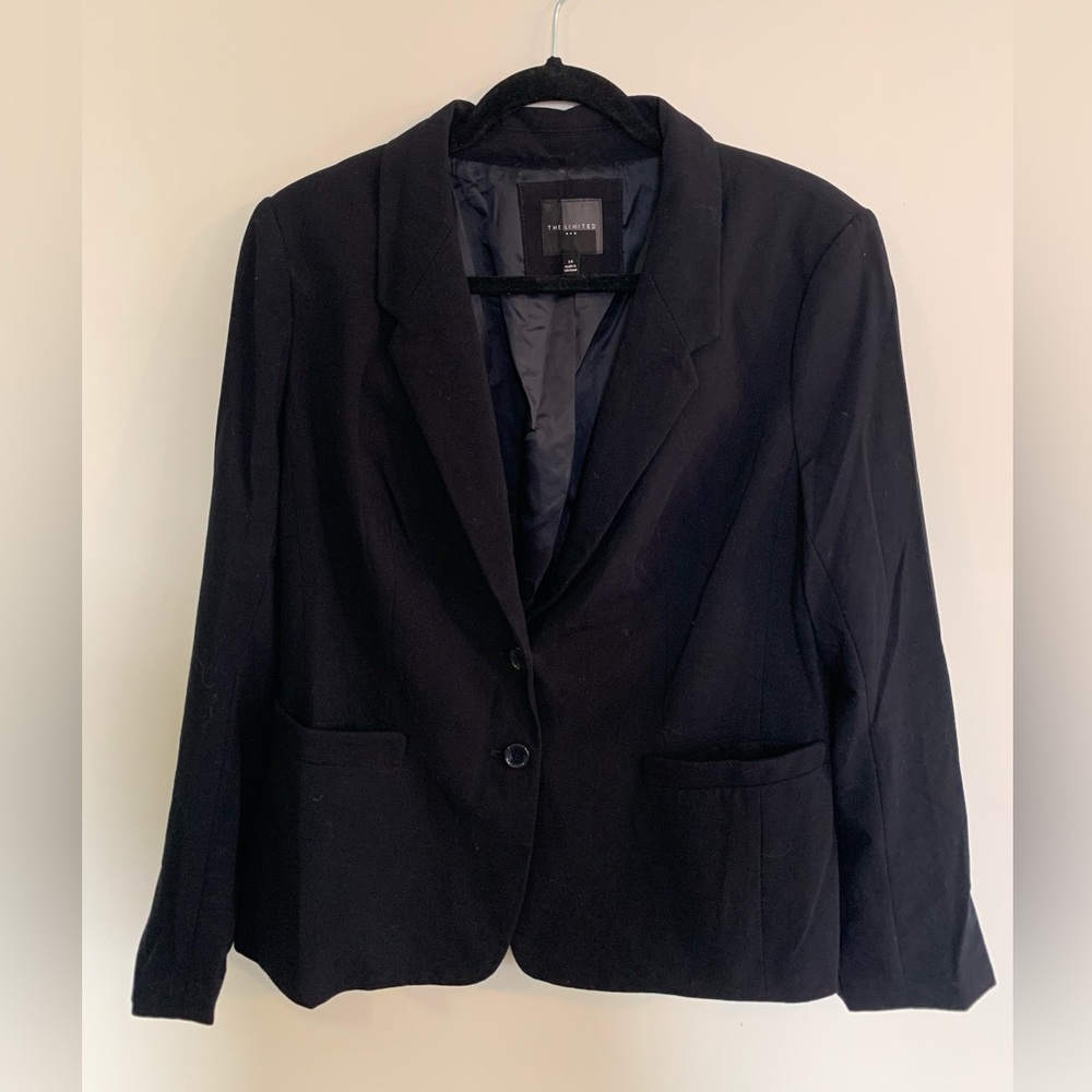 The limited black blazer
